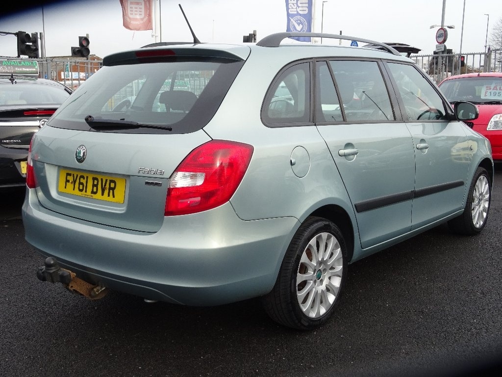 SKODA Fabia 1.6 TDI CR DPF Elegance 5dr 