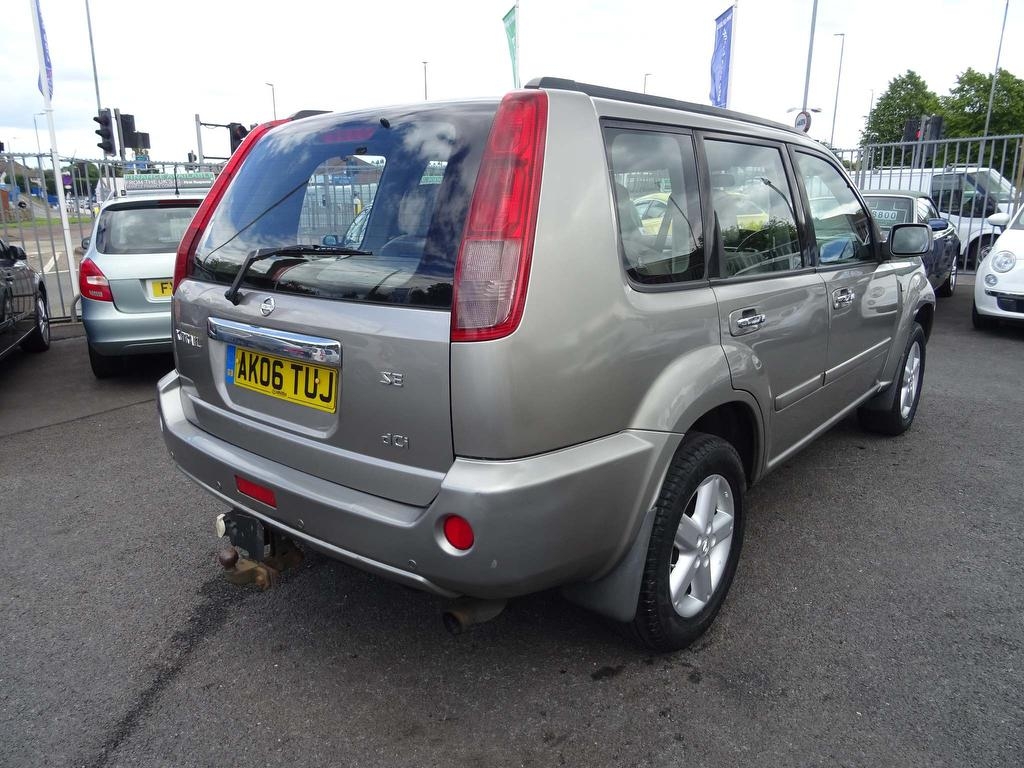 Nissan X-Trail 2.2 dCi SE 5dr 